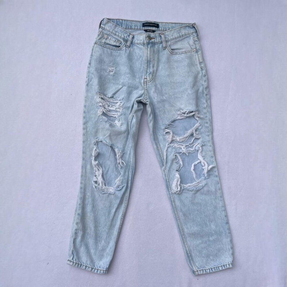 American Eagle AE Light Wash Distressed High-rise Mom Jean Denim Sz 6 Grunge